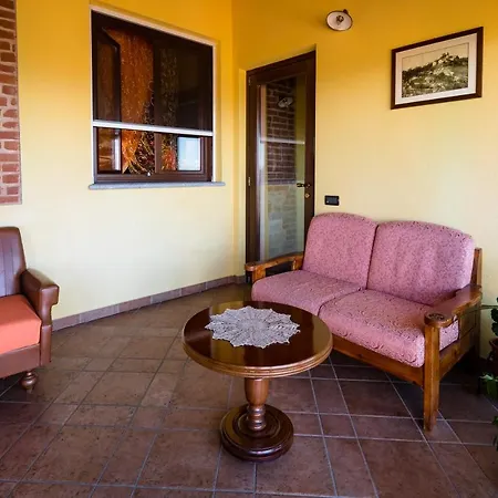 All'ombra Del Castello 3*