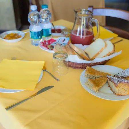 All'ombra Del Castello Bed and breakfast