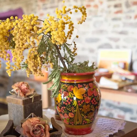 All'ombra Del Castello Bed and Breakfast