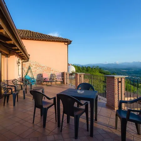 All'ombra Del Castello Bed and Breakfast Cigliè