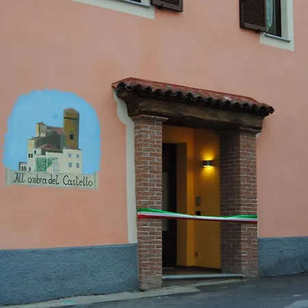 All'ombra Del Castello 3*