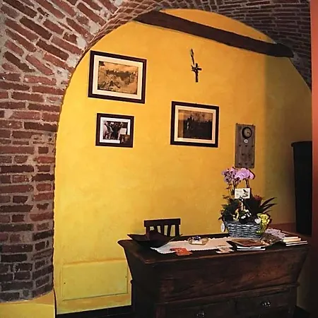 All'ombra Del Castello Bed and breakfast
