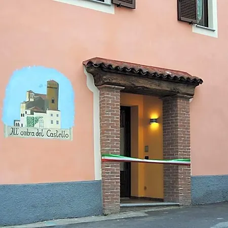 All'ombra Del Castello