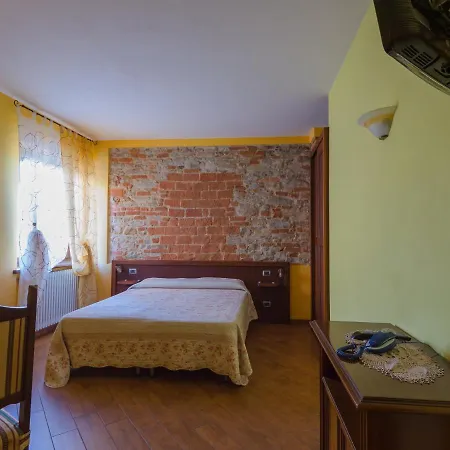 All'ombra Del Castello 3* Cigliè