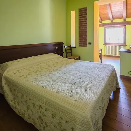 All'ombra Del Castello Bed and Breakfast